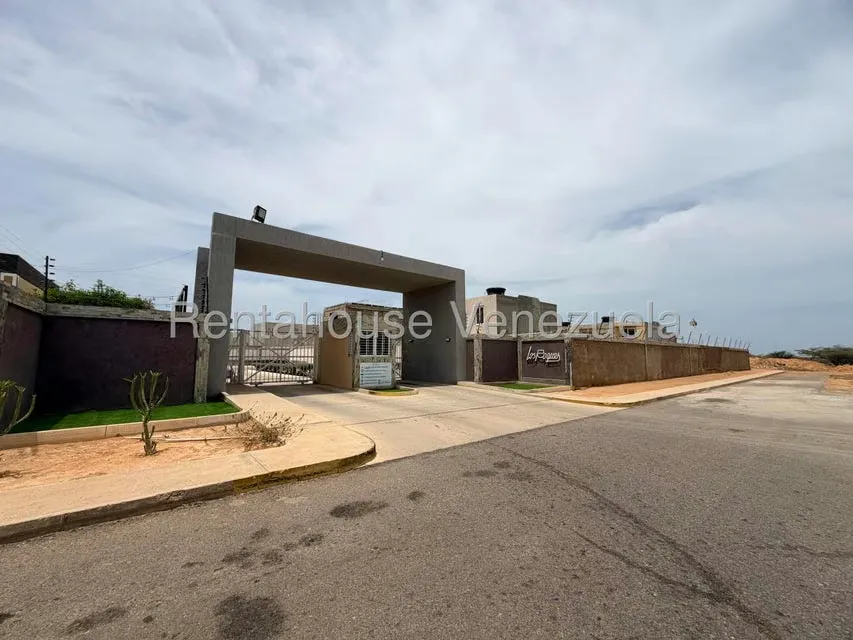 Townhouse (Duplex) en Venta en Puerta Maraven, Falcon - 44