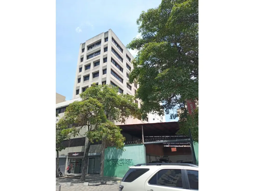 VENTA DE AMPLIA OFICINA EN LAS DELICIAS SABANA GRANDE