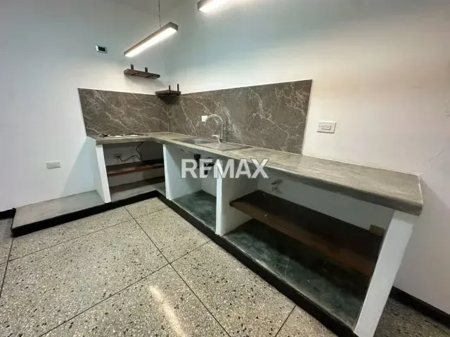 De Oportunidad Alquiler Tipo Estudio Sin Amoblar en Ciudad Ojeda - 3