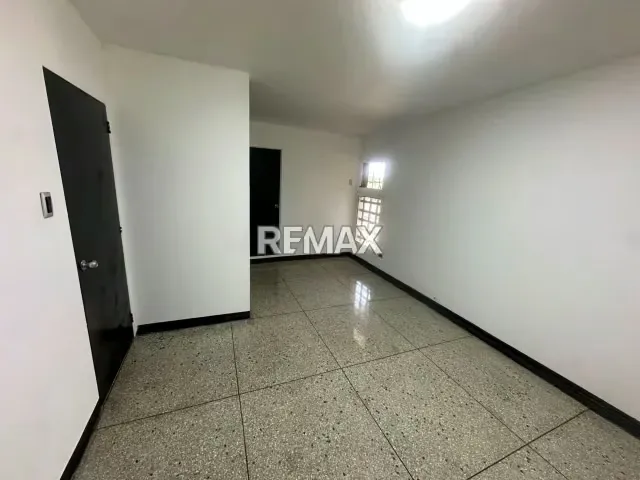 De Oportunidad Alquiler Tipo Estudio Sin Amoblar en Ciudad Ojeda - 6