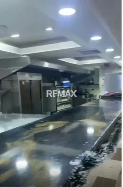 VENTA FONDO DE COMERCIO RESTAURANTE AV. BARALT 950M2 PIE DE CALLE Y REMODELADO - 2