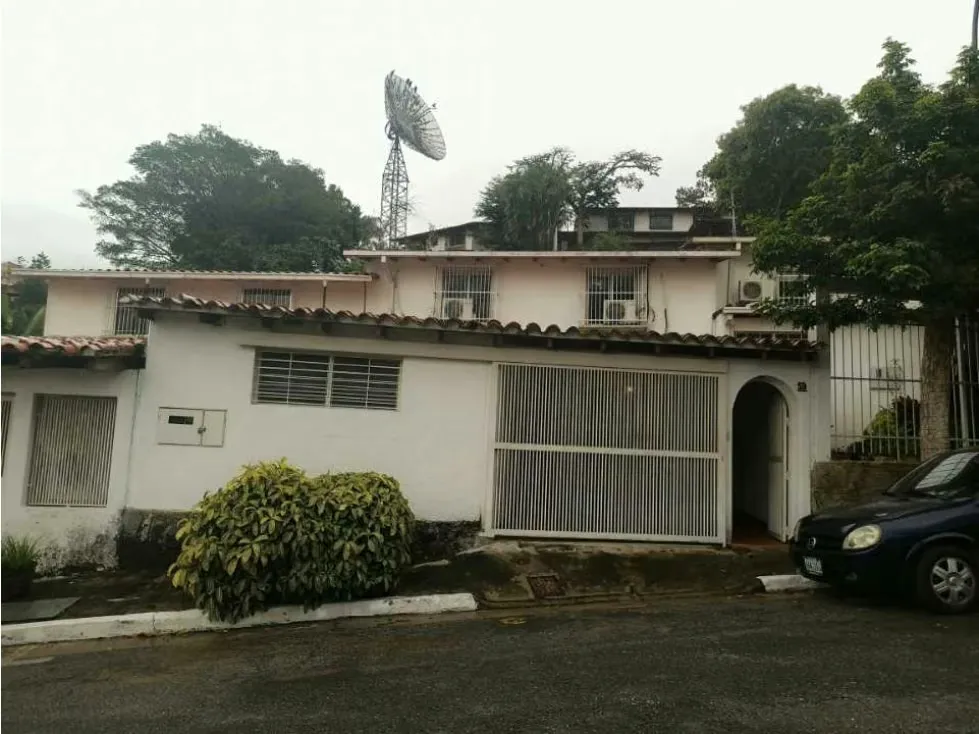 En venta casa 335m2 Colinas de la California 0849