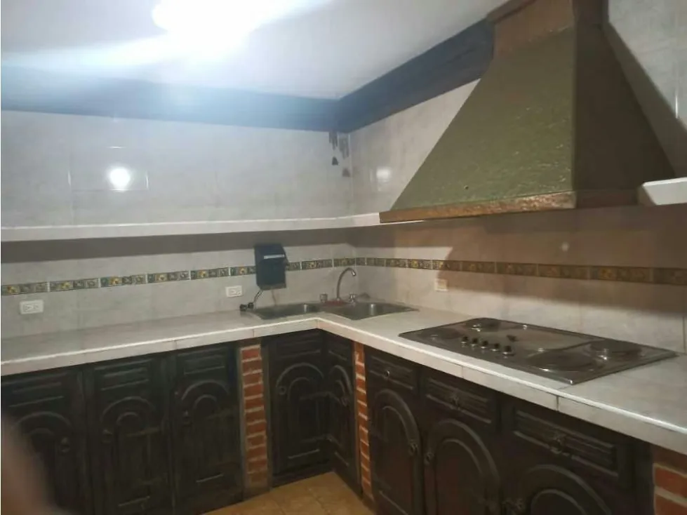 En venta casa 335m2 Colinas de la California 0849 - 7