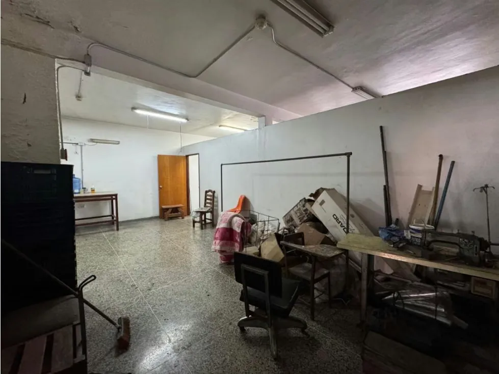 Venta de Galpón en Catia zona Comercial y Peatonal 595000$ - 18