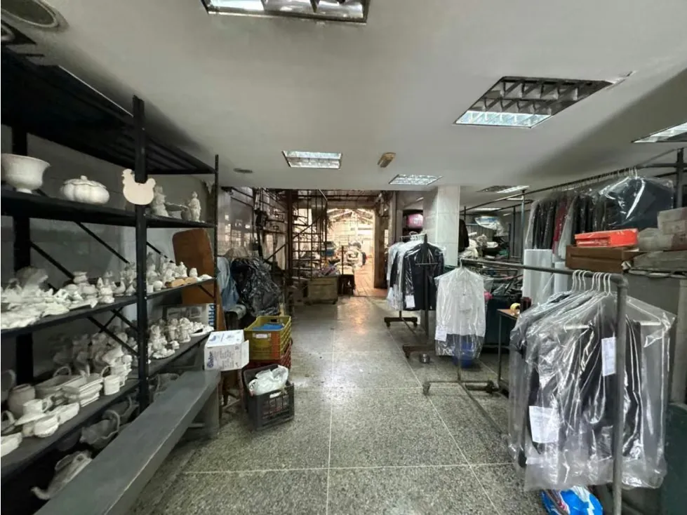 Venta de Galpón en Catia zona Comercial y Peatonal 595000$ - 19