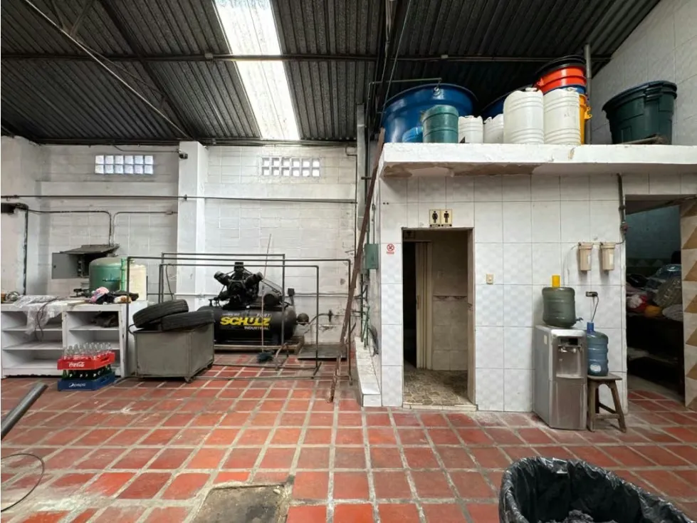Venta de Galpón en Catia zona Comercial y Peatonal 595000$ - 6
