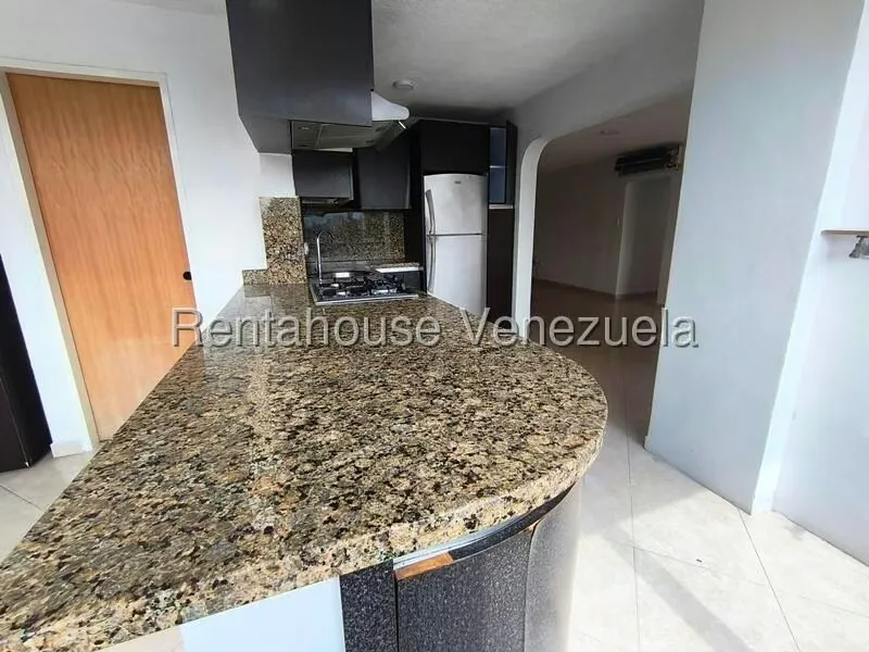 Apartamento (1 Nivel) en Alquiler en Los Mangos, Carabobo - 12