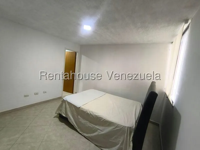 Apartamento (1 Nivel) en Alquiler en Los Mangos, Carabobo - 16
