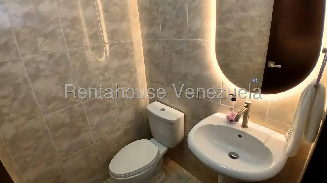Apartamento (1 Nivel) en Venta en Triangulo del Este, Lara - 12