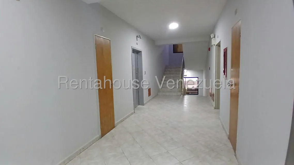 Apartamento (1 Nivel) en Venta en Triangulo del Este, Lara - 24