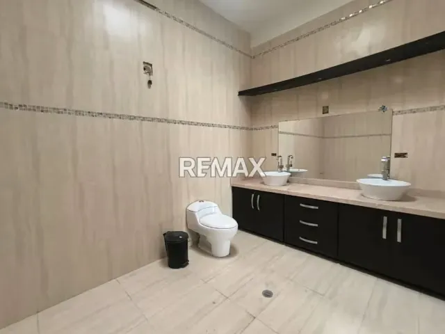 En venta Hermosa y Amplia Casa en Urbanización Valle de Luna, Sector Tipuro. Maturín - 14