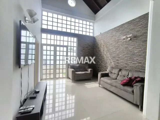 En venta Hermosa y Amplia Casa en Urbanización Valle de Luna, Sector Tipuro. Maturín - 5