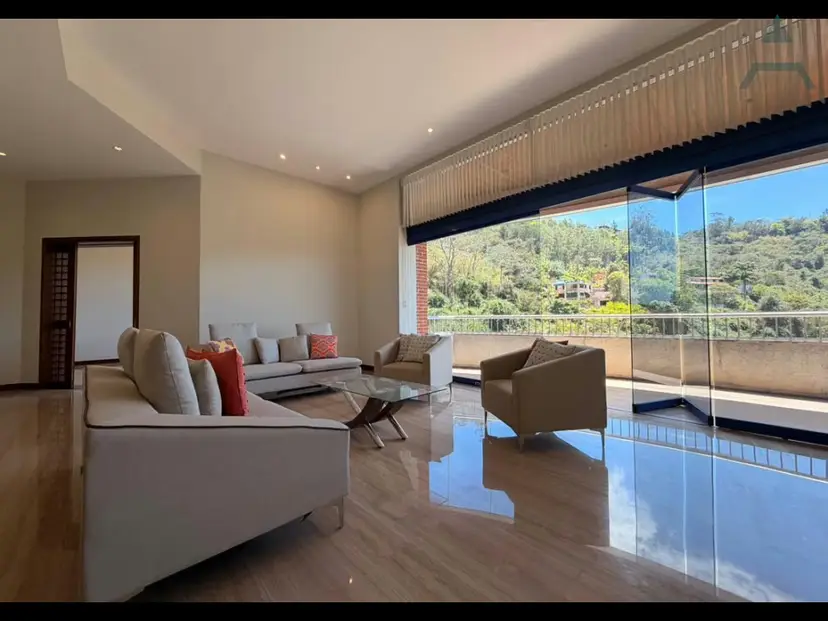 Se alquila Apto 380m² 4h+s/4.5b+s/5p La Lagunita