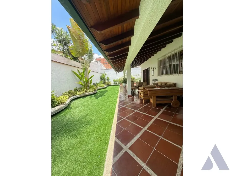 Se alquila casa 500m2 Los Samanes 6076 - 8