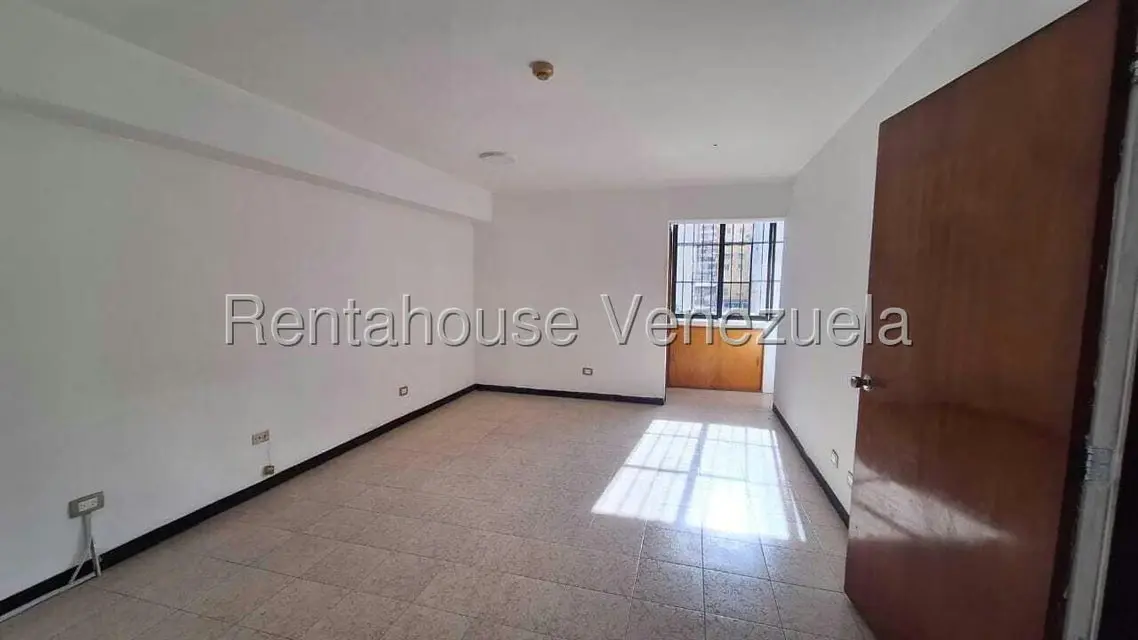 Oficina en Venta en Parroquia La Candelaria, Distrito Metropolitano - 2