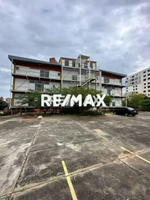 Edificio completo en Alquiler Av. Bella Vista