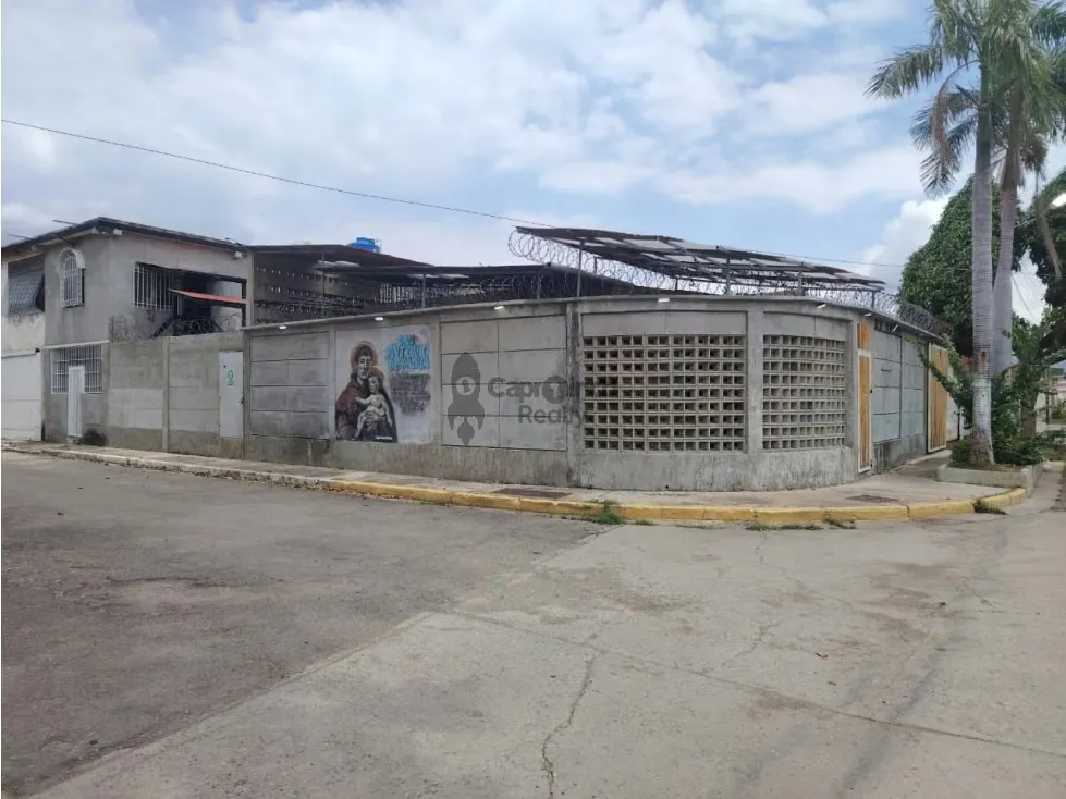 Casa comercial con 2 anexos independientes - 2