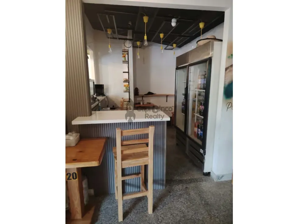 Casa comercial con 2 anexos independientes - 23