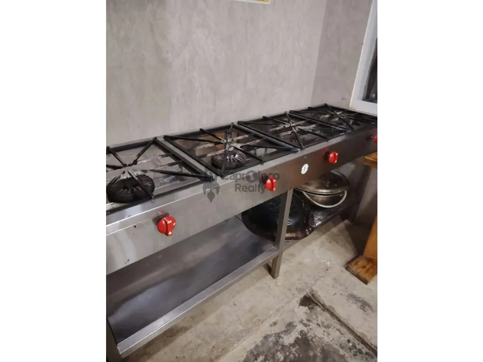Casa comercial con 2 anexos independientes - 28