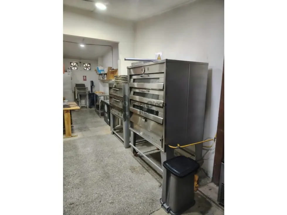 Casa comercial con 2 anexos independientes - 29