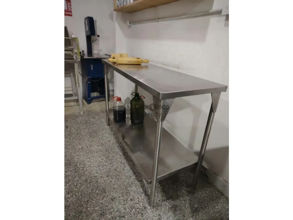Casa comercial con 2 anexos independientes - 31