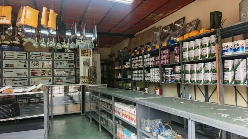 Venta de Galpón y Local - 4