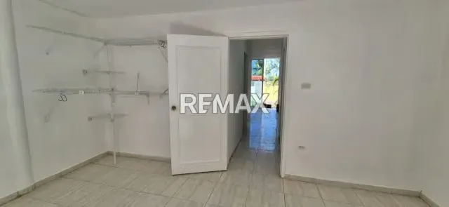 APARTAMENTO UBICADO EN PLAYA EL AGUA ISLA DE MARGARITA CON UN POTENCIAL TURISTICO IDEAL PARA APLICACIONES VACACIONALES A SOLO PASOS DE LA PLAYA MAS ICONICA DE LA ISLA - 12