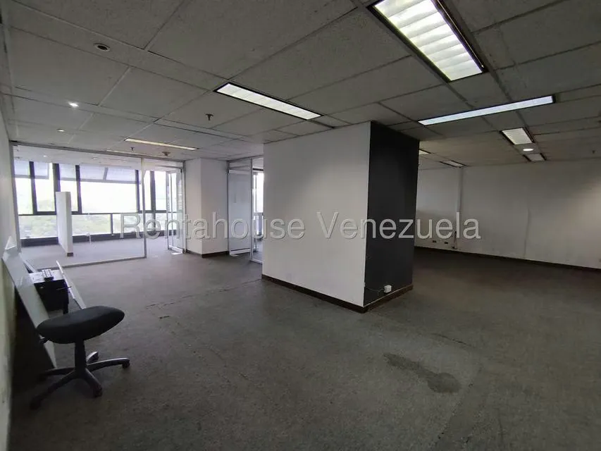 Oficina en Alquiler en Plaza Venezuela, Distrito Metropolitano - 13