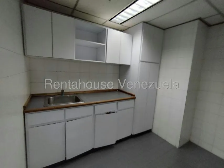 Oficina en Alquiler en Plaza Venezuela, Distrito Metropolitano - 14