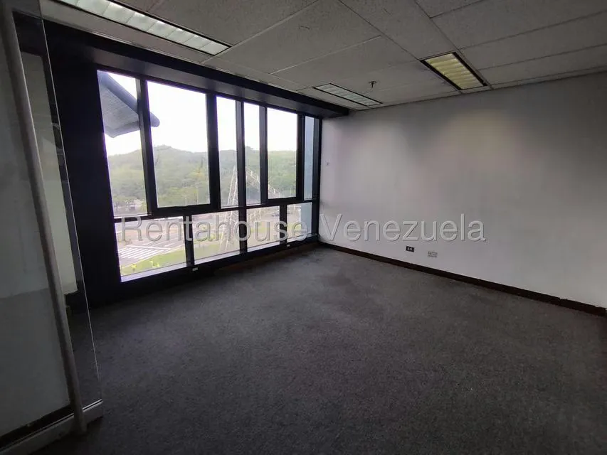 Oficina en Alquiler en Plaza Venezuela, Distrito Metropolitano - 3