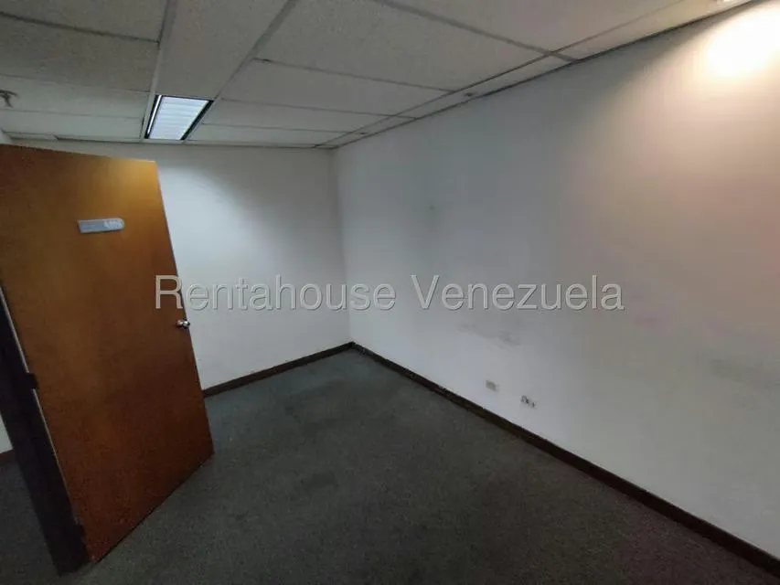 Oficina en Alquiler en Plaza Venezuela, Distrito Metropolitano - 7