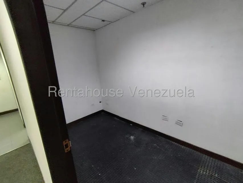 Oficina en Alquiler en Plaza Venezuela, Distrito Metropolitano - 8