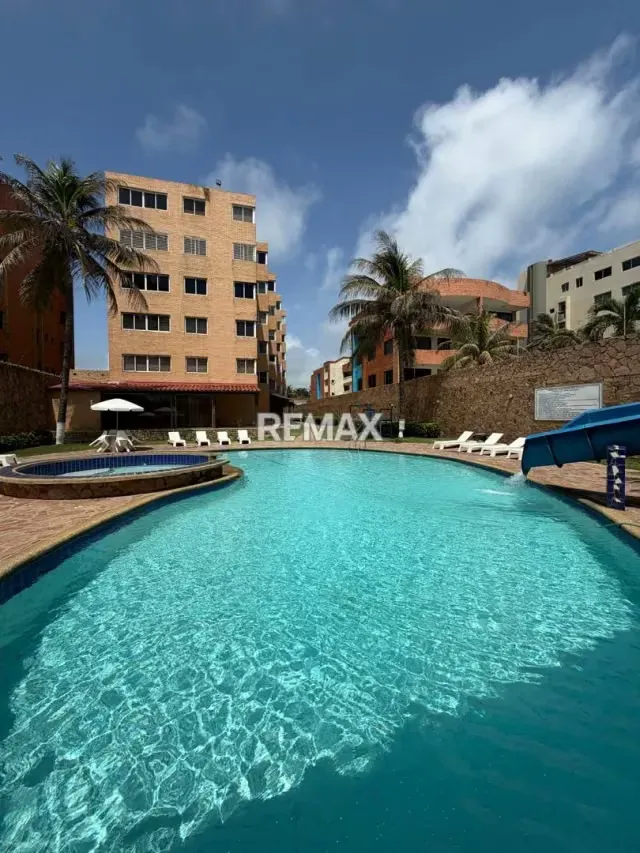 EN VENTA APARTAMENTO CON VISTA FRONTAL AL MAR Y PLANTA ELÉCTRICA TOTAL EN EL CONJUNTO ISLA DE PLATA