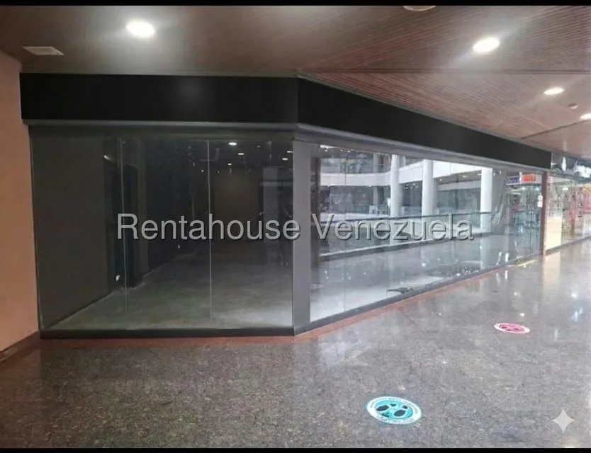 Local Comercial en Alquiler en Santa Fe Norte, Distrito Metropolitano - 2