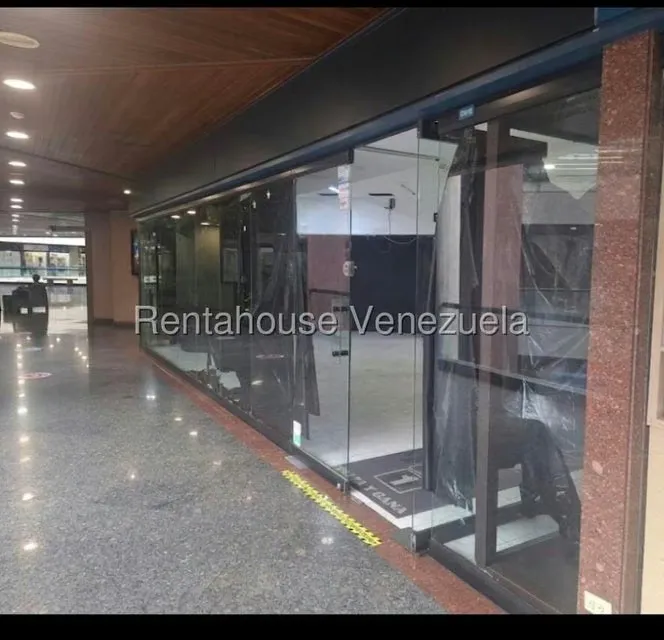 Local Comercial en Alquiler en Santa Fe Norte, Distrito Metropolitano - 3