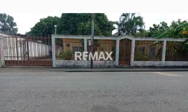 En Venta Terreno y Casa ubicada en Guanare, Sector La Arenosa Calle 13 entre Carrera 15 y Av. Simon Bolivar, Guanare, Portuguesa, Venezuela