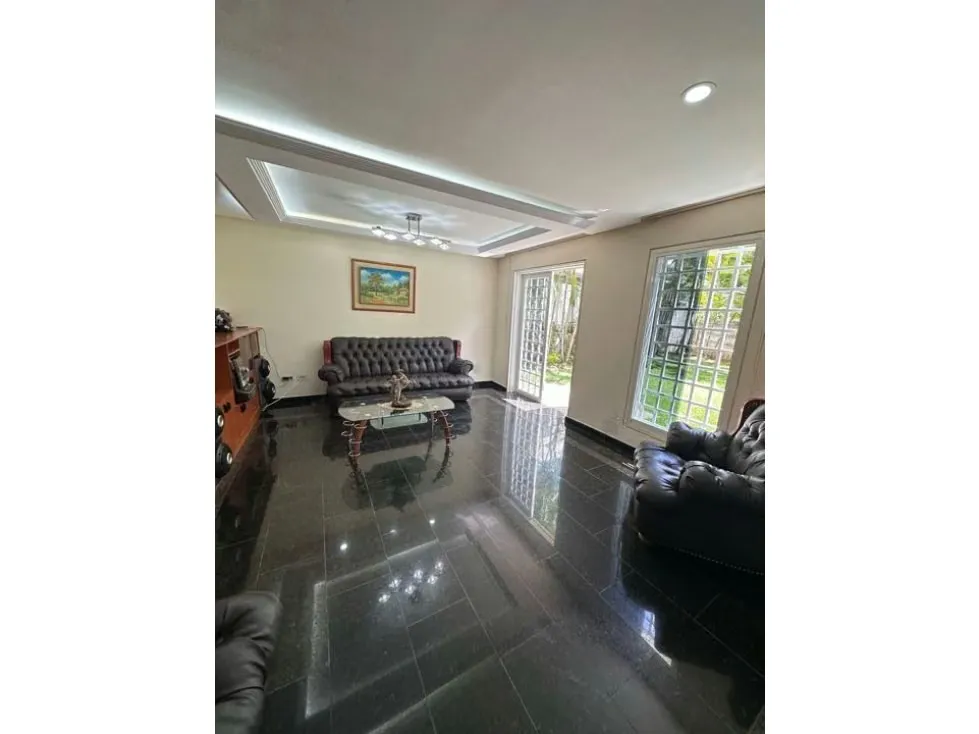CASA EN VENTA 570 M2 - URB. MACARACUAY - 17