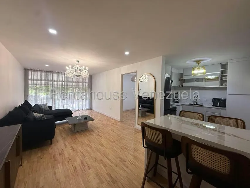Apartamento (Duplex) en Alquiler en Las Mercedes, Distrito Metropolitano - 2