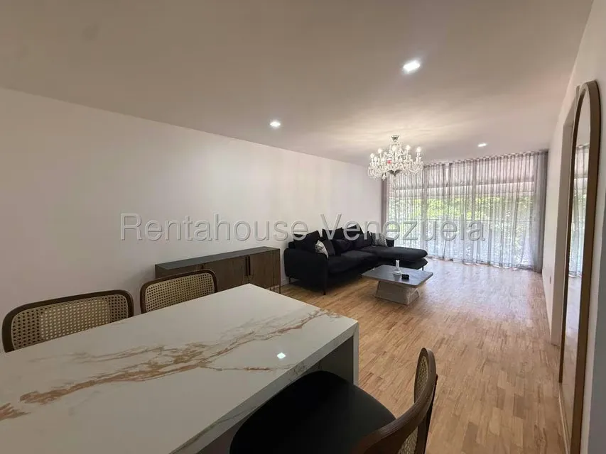 Apartamento (Duplex) en Alquiler en Las Mercedes, Distrito Metropolitano - 12