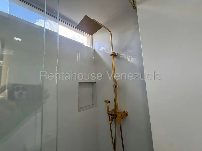 Apartamento (Duplex) en Alquiler en Las Mercedes, Distrito Metropolitano - 17