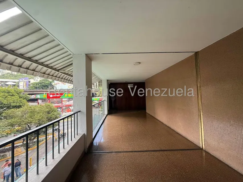 Apartamento (Duplex) en Alquiler en Las Mercedes, Distrito Metropolitano - 33