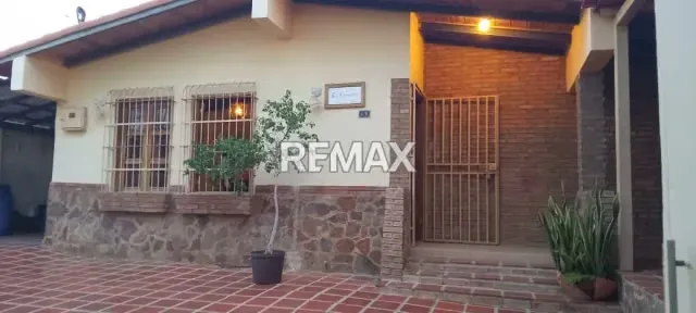 EN VENTA CASA UBICASA EN LA URBANIZACION LA REPRESA - 3