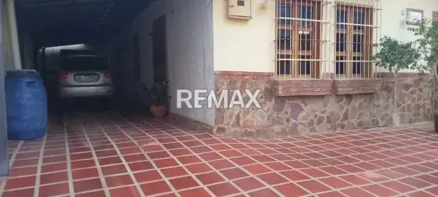 EN VENTA CASA UBICASA EN LA URBANIZACION LA REPRESA - 4