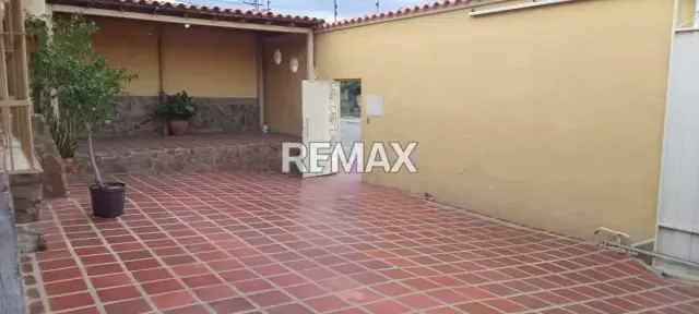 EN VENTA CASA UBICASA EN LA URBANIZACION LA REPRESA - 5