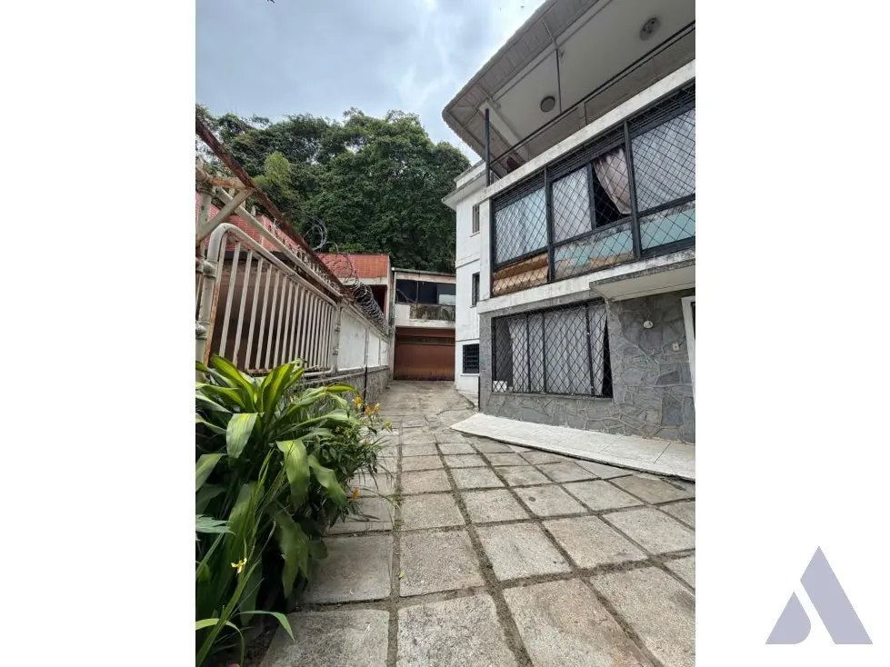 Vendo casa para remodelar 580m2 Colinas de Bello Monte 1576