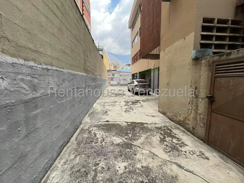 Terreno (Comercial) en Venta en La Urbina, Distrito Metropolitano - 4