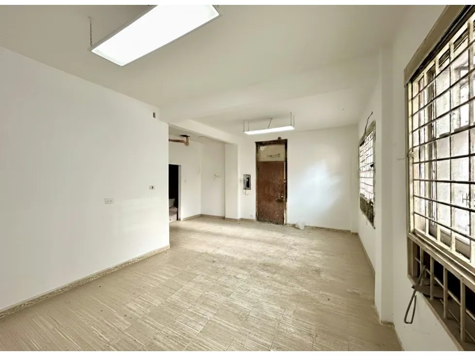 Vendo local comercial a pie de calle 45m2 Chacao 7681 - 3