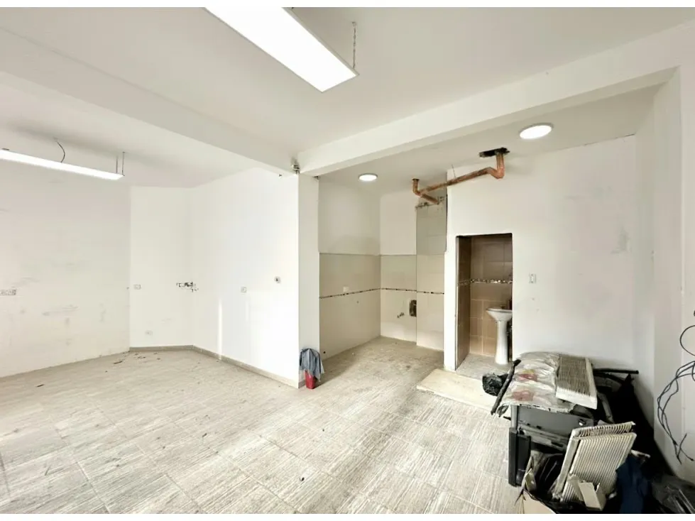 Vendo local comercial a pie de calle 45m2 Chacao 7681 - 4