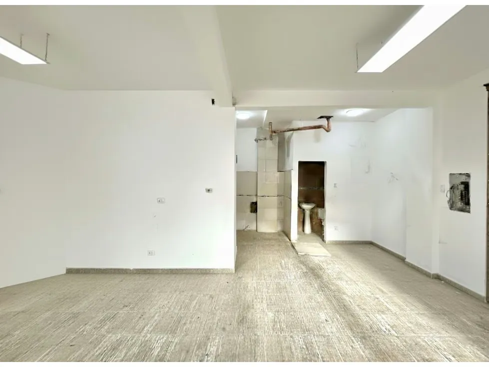 Vendo local comercial a pie de calle 45m2 Chacao 7681 - 5