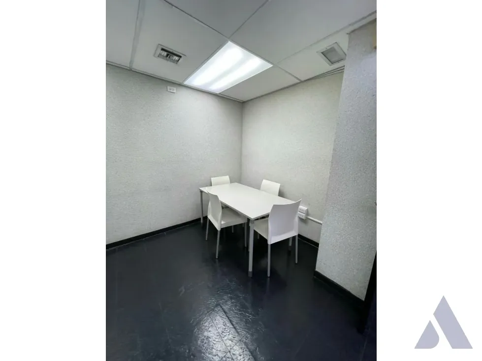 Se vende/alquila oficina 280m2 El Rosal 6704 - 12